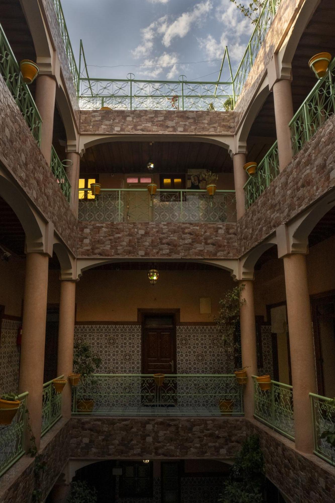 Hotel Imouzzer Marrakesh Bagian luar foto